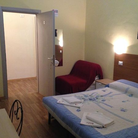 Le Charme House 2 Bed & Breakfast Roma Ngoại thất bức ảnh