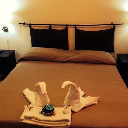 Le Charme House 2 Bed & Breakfast Roma Ngoại thất bức ảnh