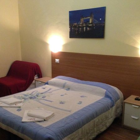 Le Charme House 2 Bed & Breakfast Roma Ngoại thất bức ảnh