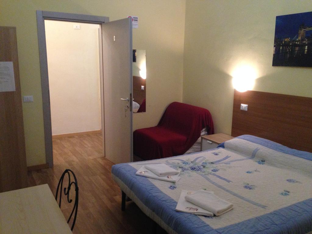 Le Charme House 2 Bed & Breakfast Roma Ngoại thất bức ảnh