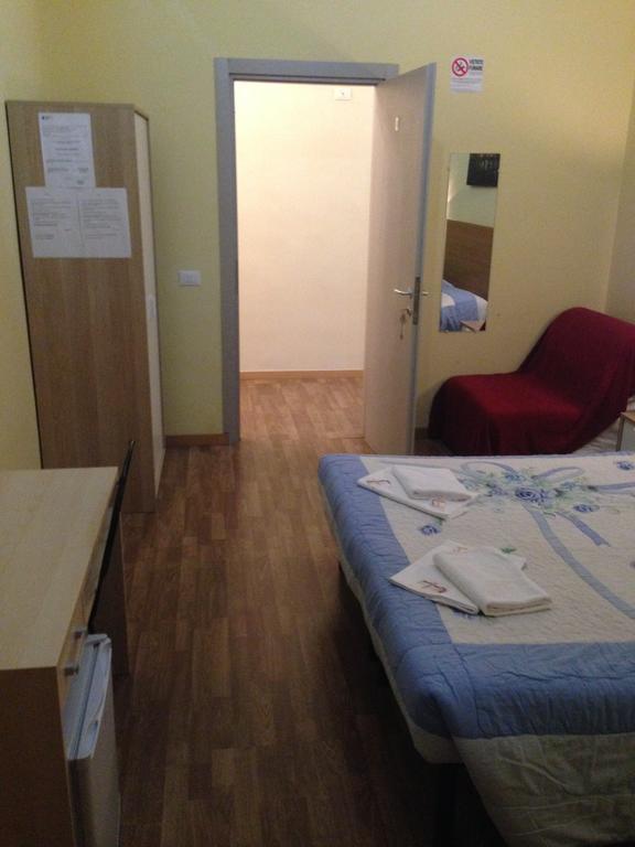 Le Charme House 2 Bed & Breakfast Roma Ngoại thất bức ảnh