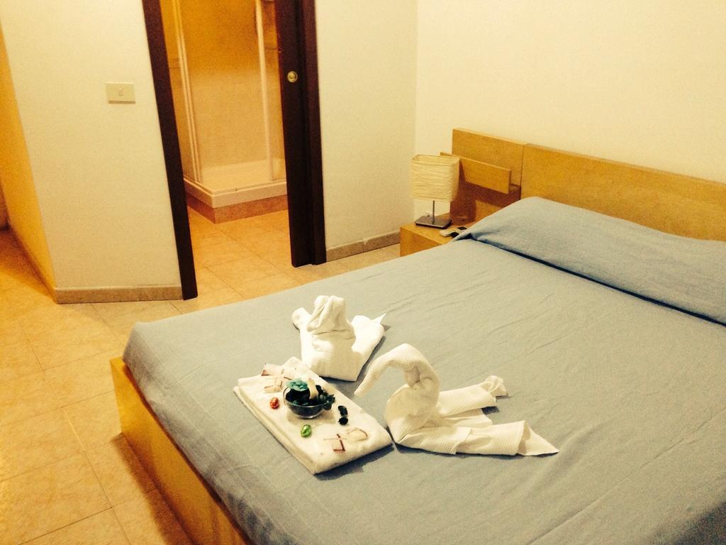 Le Charme House 2 Bed & Breakfast Roma Ngoại thất bức ảnh