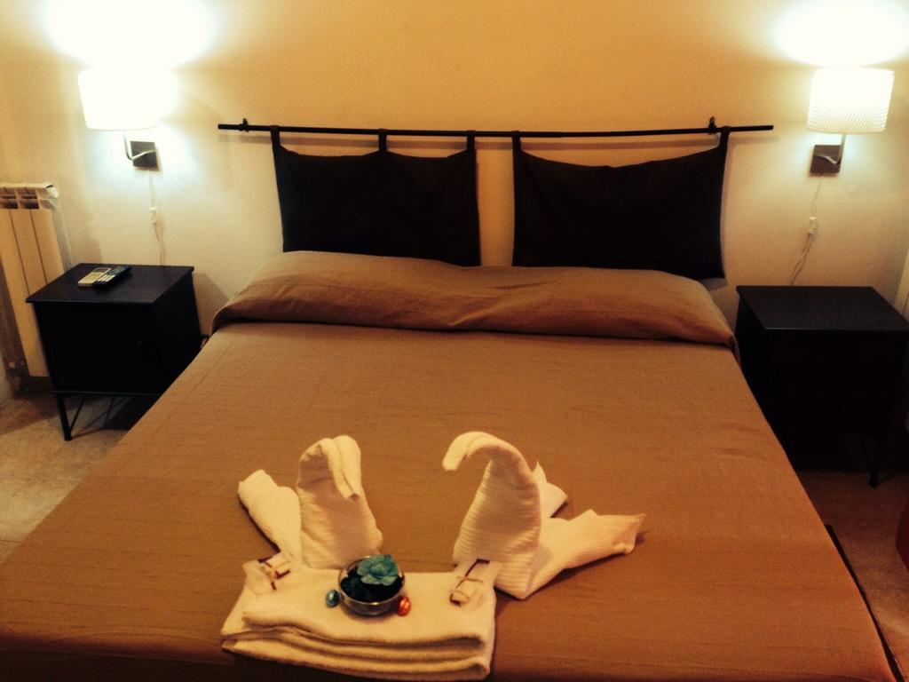 Le Charme House 2 Bed & Breakfast Roma Ngoại thất bức ảnh